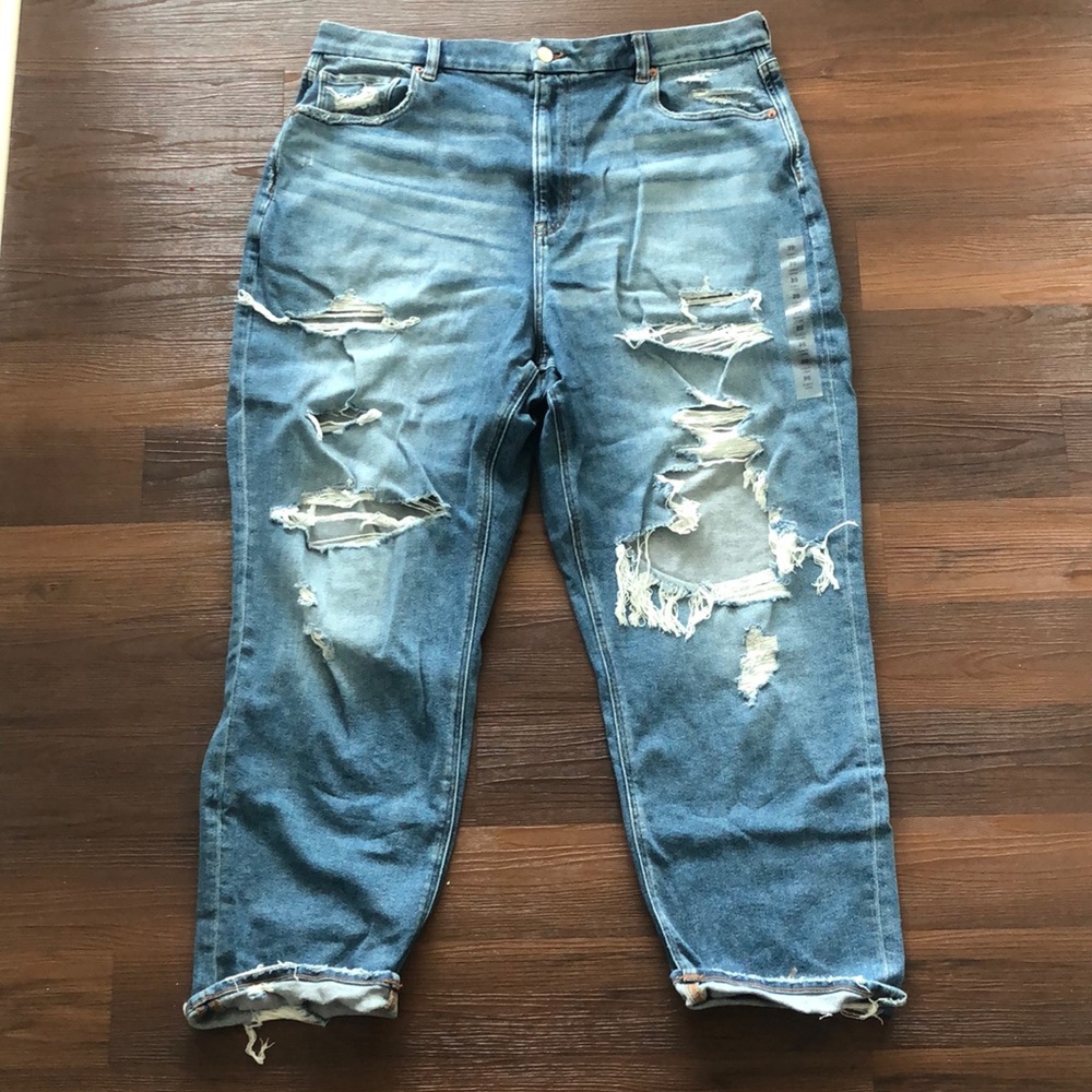 American Eagle Curvy Distressed Jeans!
